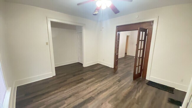 Foto del edificio - 38-40-40 E 18th Ave