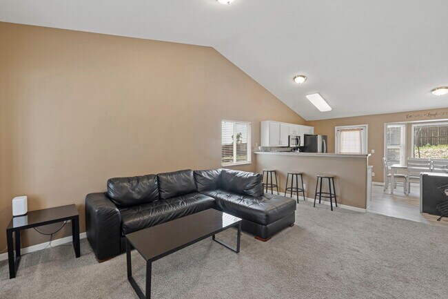 Building Photo - 7356 Coral Ridge Dr