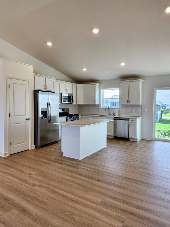 Building Photo - 1628 River Rock Dr