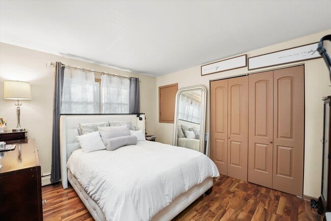 Building Photo - 69 E Quincy-2