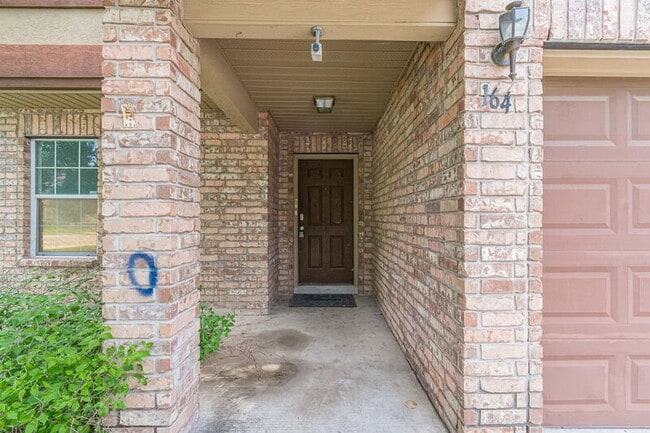 Building Photo - 164 Springtree Hollow