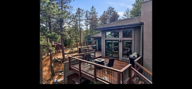 Photo - 2074 Foothills Dr S House