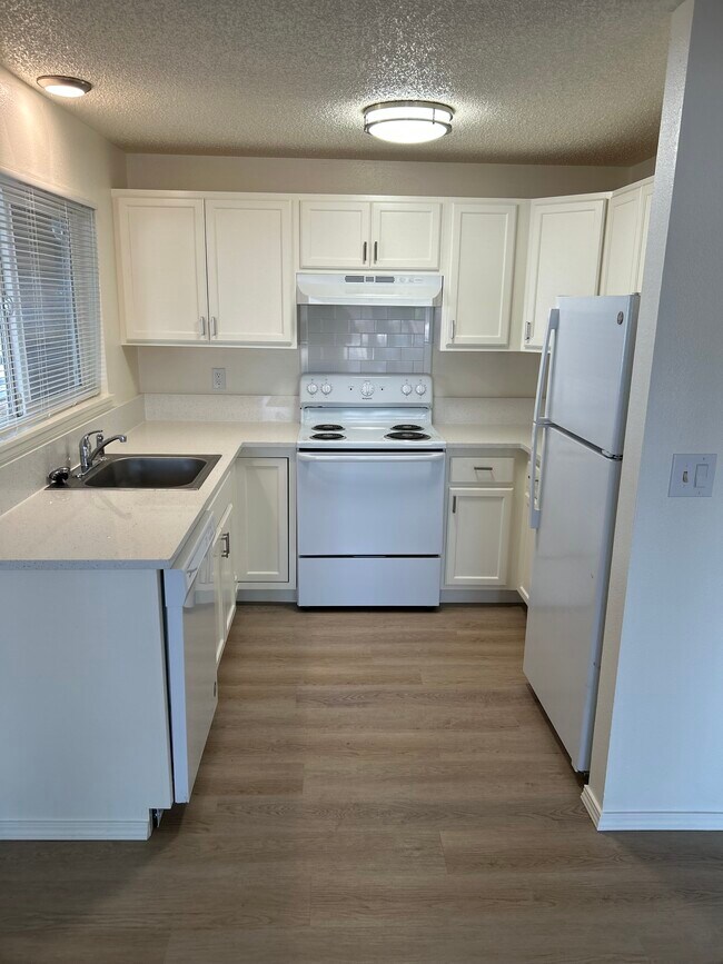 Cocina - 2 habitaciones / 1 baño - Meadow Creek Apartments