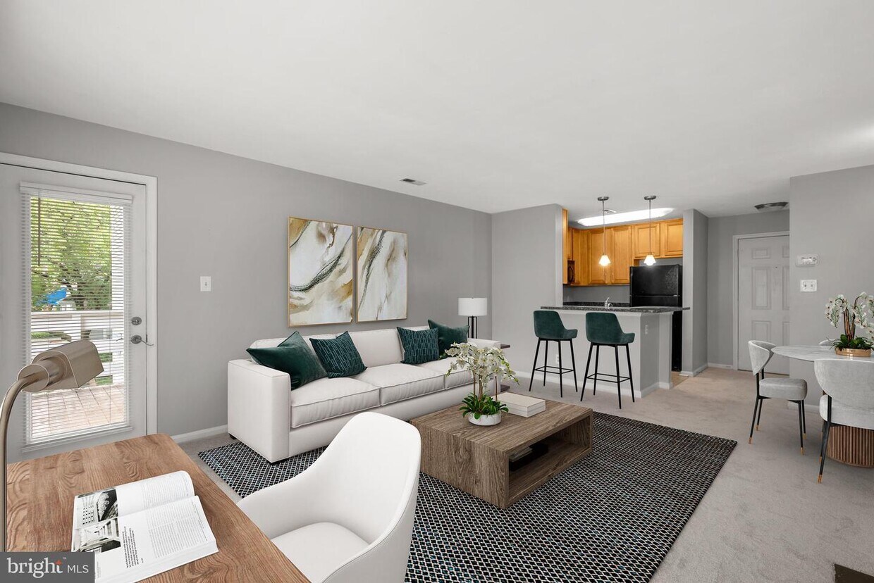 10303 Appalachian Cir Unit 201, Oakton, VA 22124 Room for Rent in