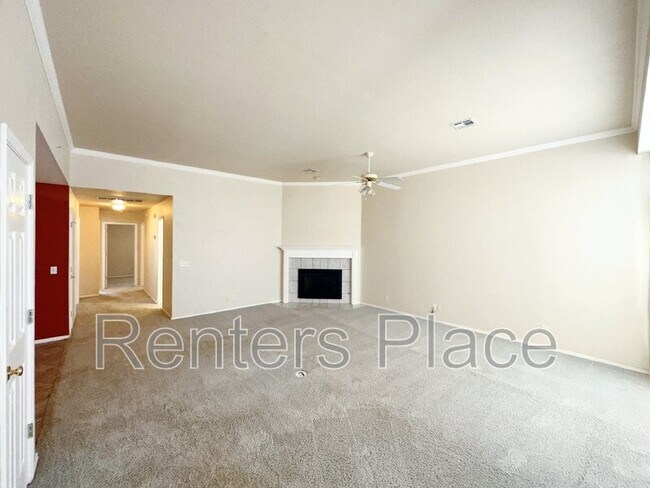 Foto del edificio - 11705 S Forest Ct