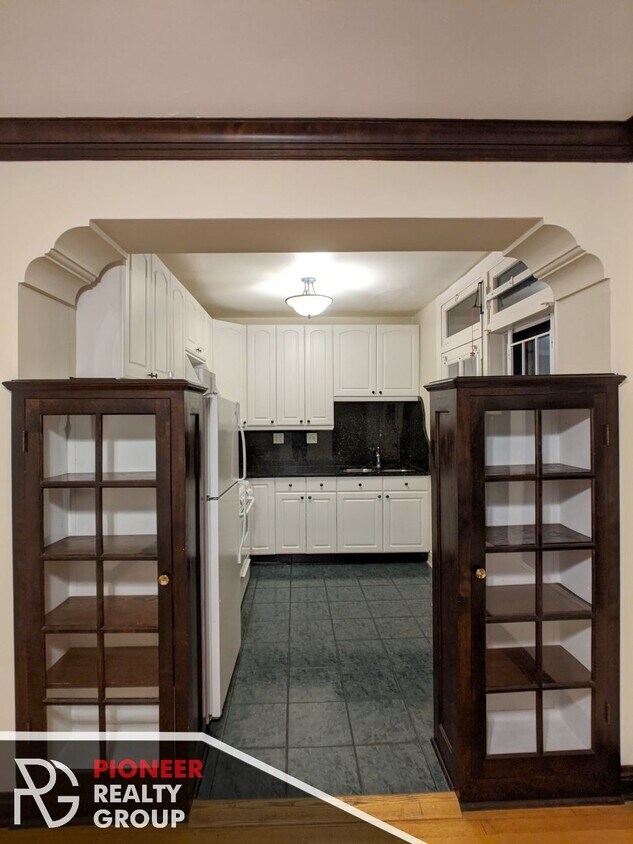 Primary Photo - 4523 N Wolcott Ave