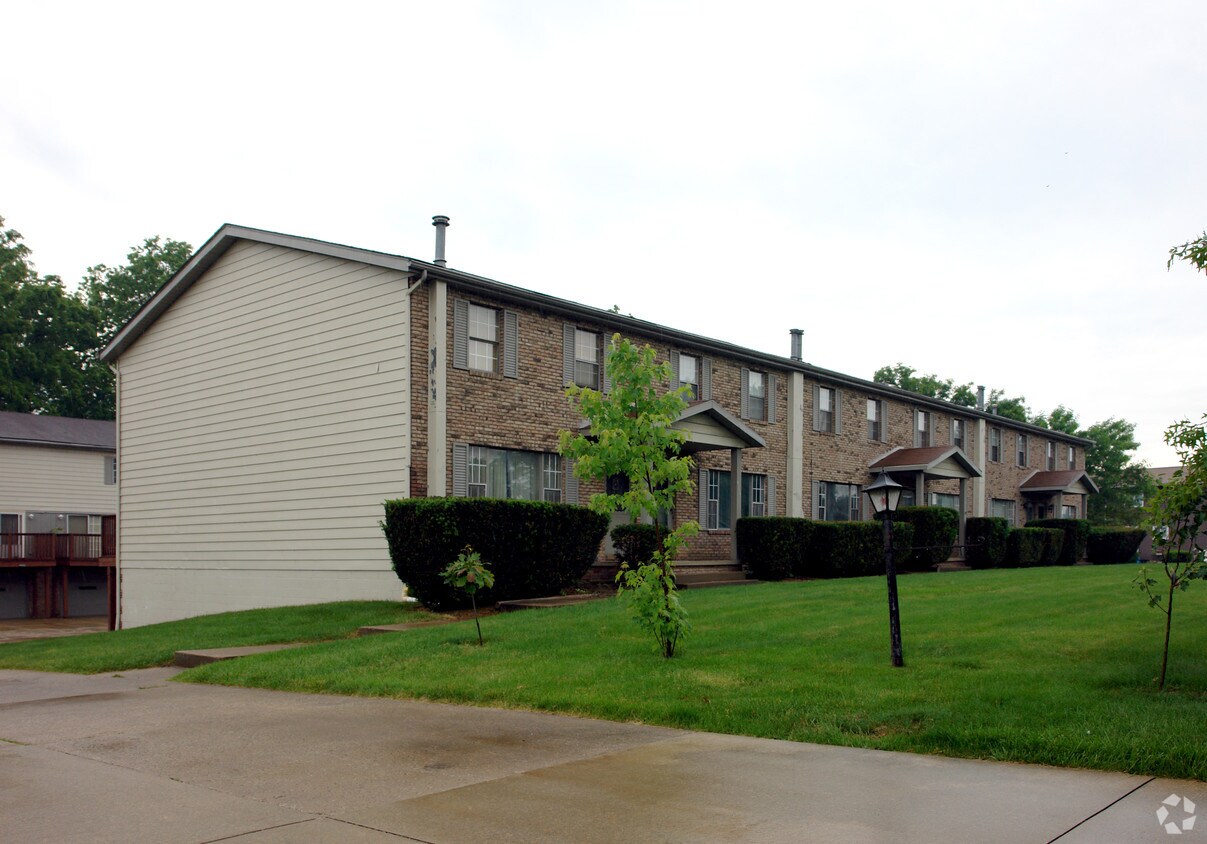 Foto principal - 4380-4400 Darrow Rd