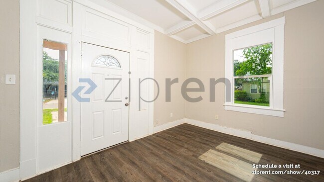 Foto del edificio - 146 Fairview Ave