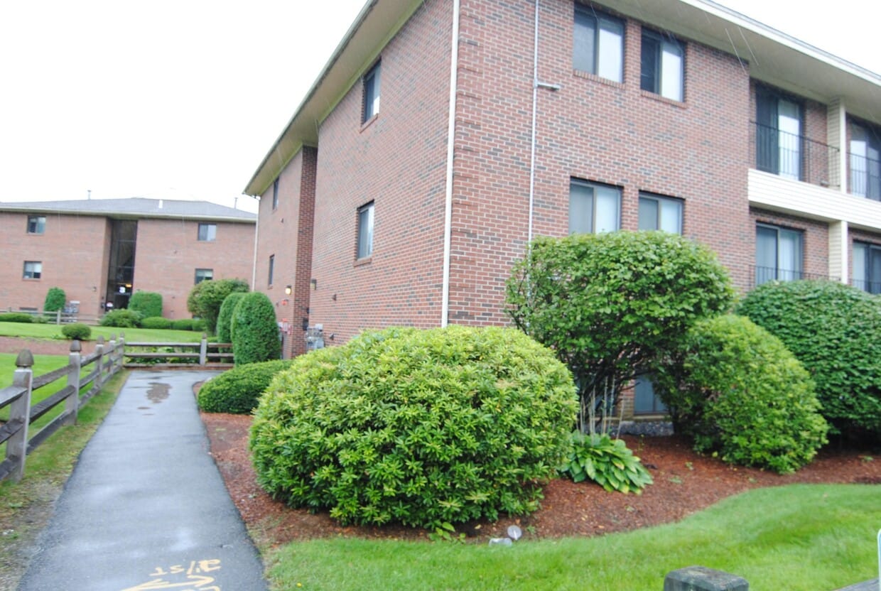 Primary Photo - 226 Abbott Farm Ln