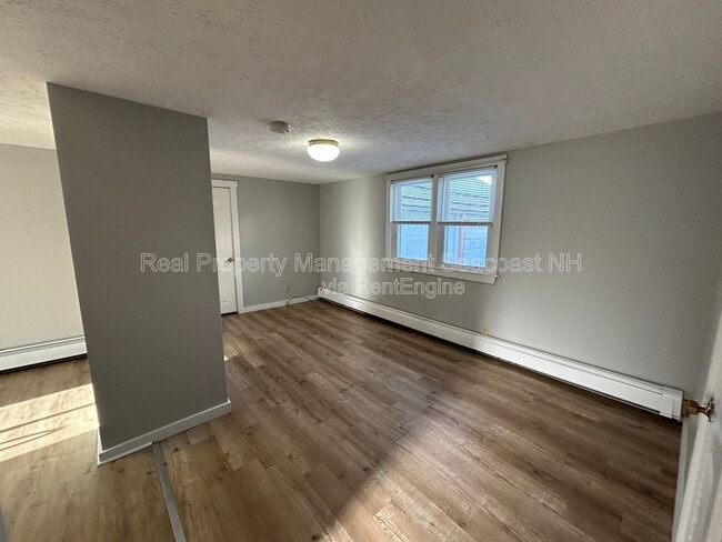 Building Photo - 11 Glen St