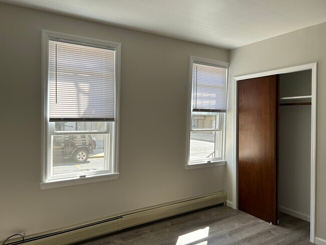 Building Photo - 75 Colgate St