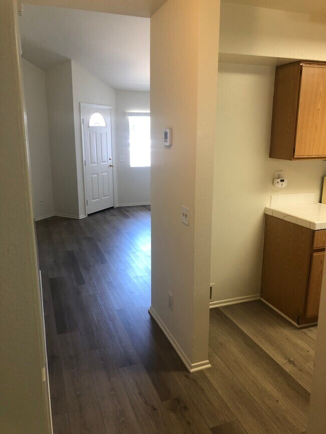 Foto del edificio - 4438 Apricot Rd