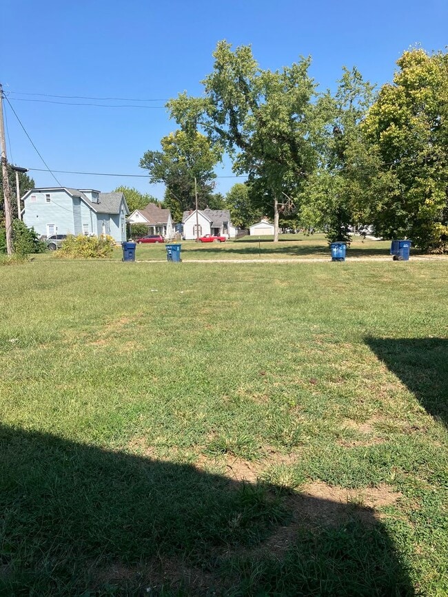 Building Photo - 432 2nd Ave