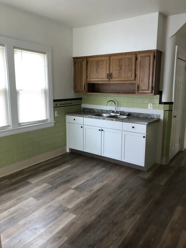 Building Photo - 362 Magee Ave