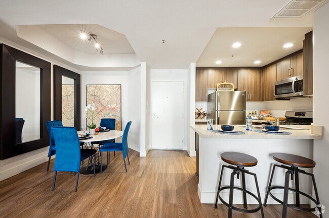 Interior Photo - The Preston Miracle Mile Apartments