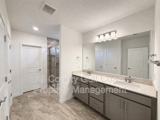 Building Photo - 7930 Palm Paradise Pl