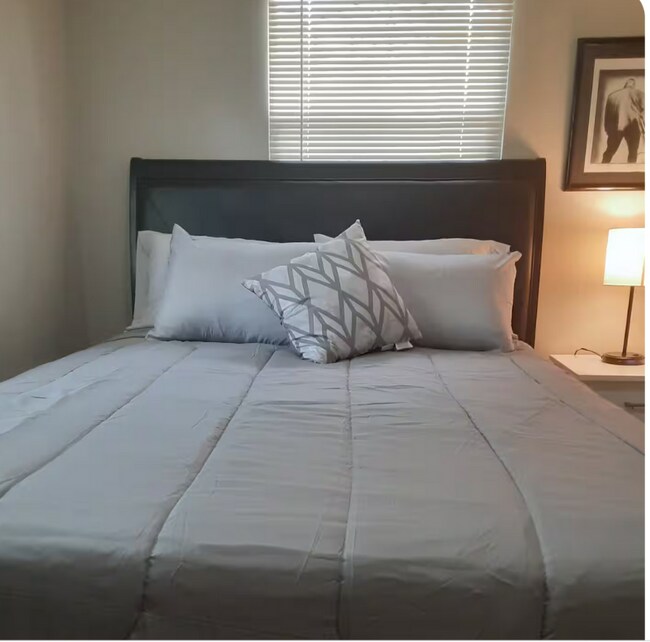 Foto del edificio - 2622 E 109th Ave