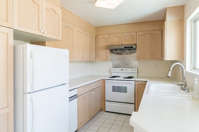 Building Photo - 3855 Carter Dr