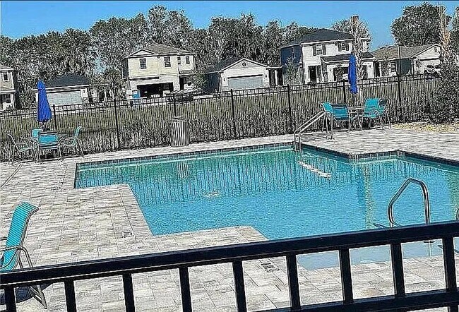 Foto del edificio - 2385 Carrabelle Wy