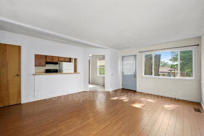 Building Photo - 33640 N Oakland Dr