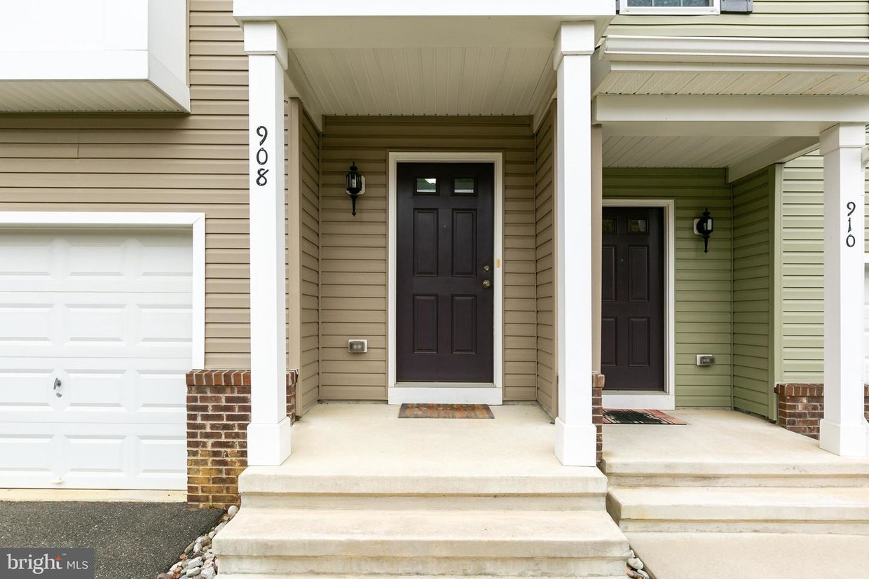 Foto principal - 908 Georgetown Rd