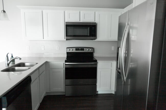 Building Photo - 552 N 360 W
