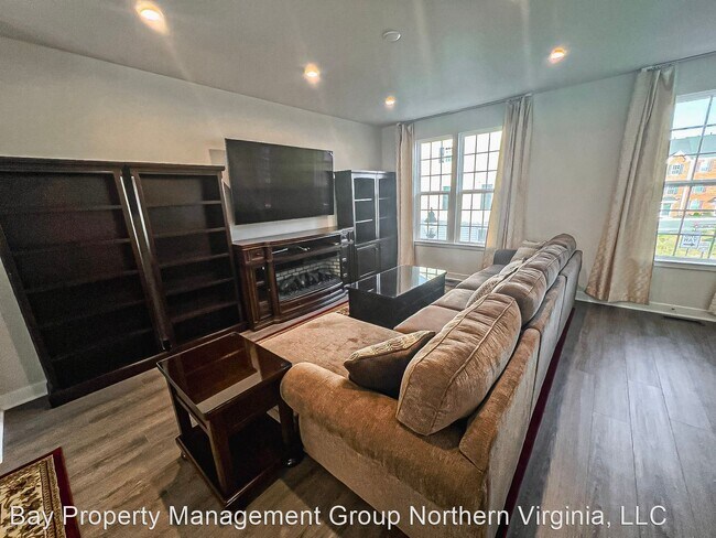Building Photo - 4 br, 4 bath House - 42522 Tiber Falls Sq
