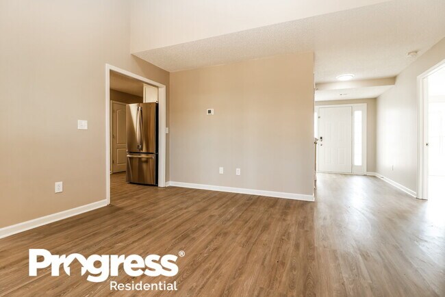 Foto del edificio - 208 Revolutionary Dr