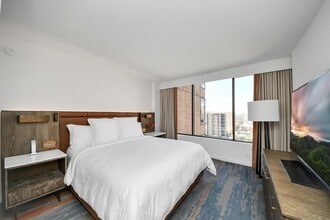 Building Photo - 1300 Lamar St