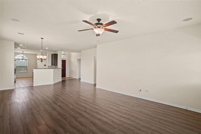 Building Photo - 7706 Guldan Dr