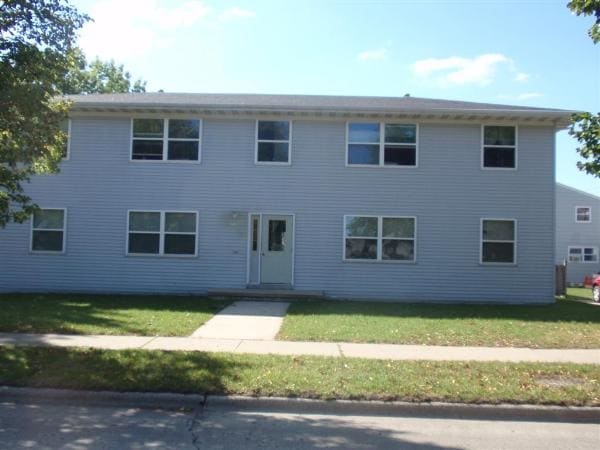 Building Photo - 730 Cherry St