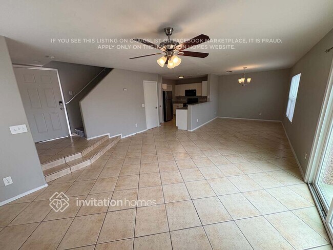 Building Photo - 12901 N El Frio St
