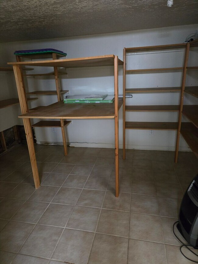 Foto del edificio - 117 N 200 E
