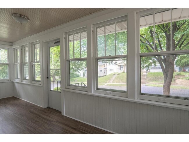 Building Photo - 1020 Wilson Ave