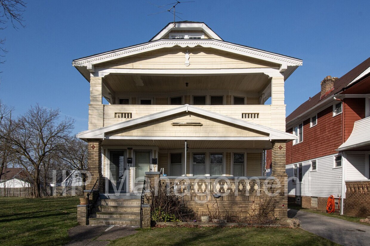 BEAUTIFUL REMODELED 2 BEDROOM DOWN UNIT IN... Apartment for Rent in