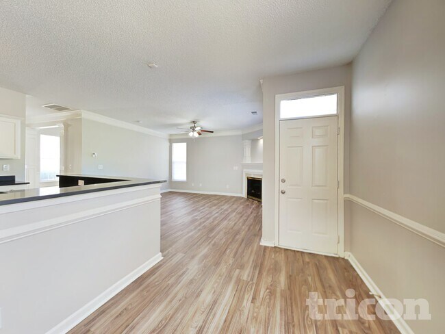 Building Photo - 5920 Shining Oak Ln