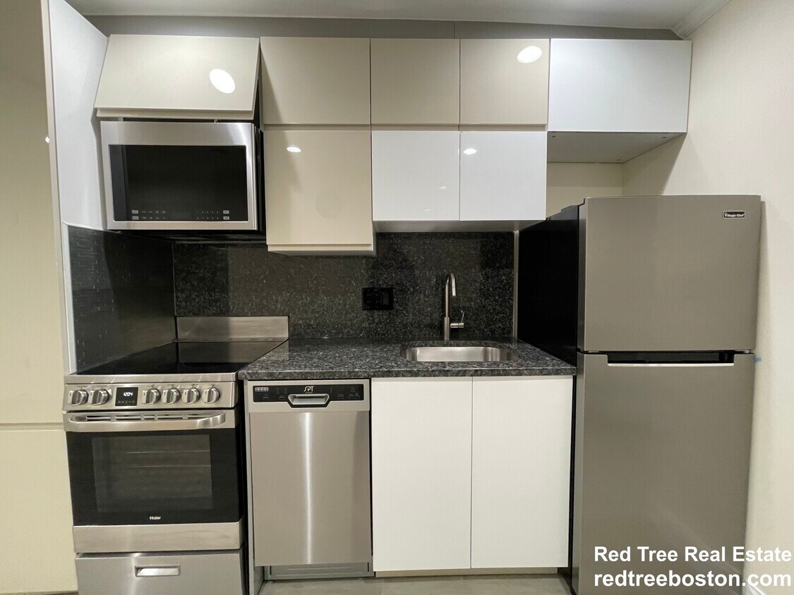 Foto principal - 1688 Beacon St