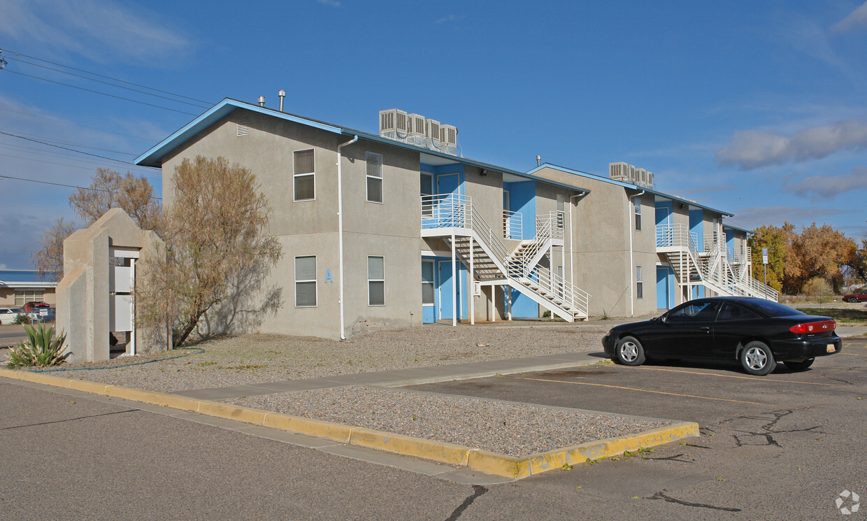 Building Photo - Sandia Vista