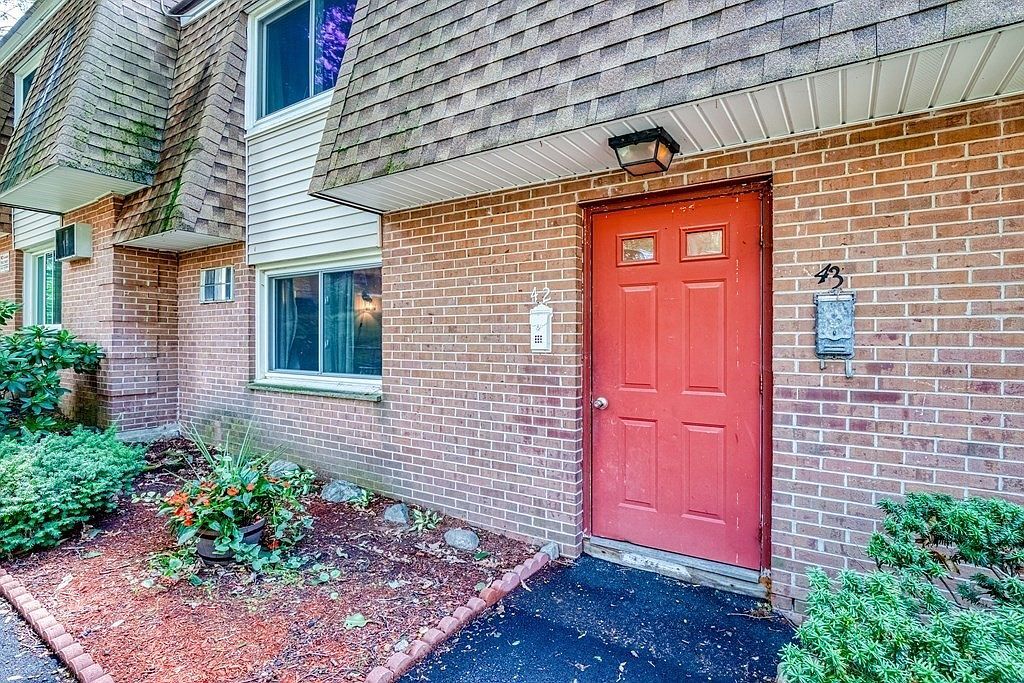 650 Robbins Ave, Dracut, MA 01826 Townhome Rentals in Dracut MA