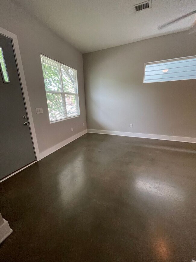 Foto del edificio - Incredible 2 Bedroom 2.5 Bath Townhome wit...