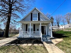 Building Photo - 7148 Kensington Ave