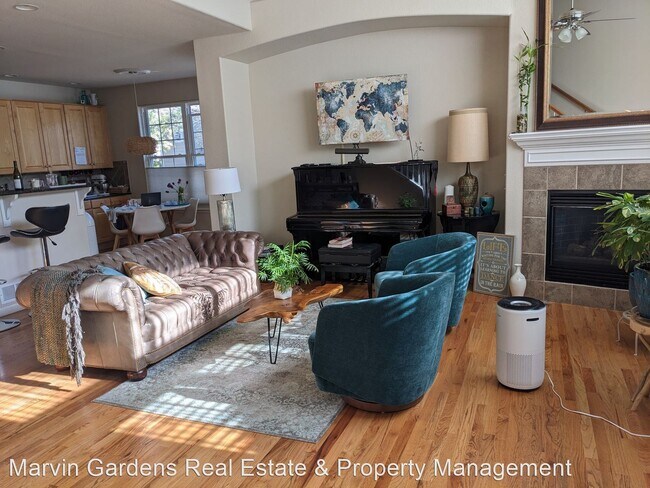 Building Photo - 3 br, 3.5 bath House - 1426 Whitehall Dr. #B
