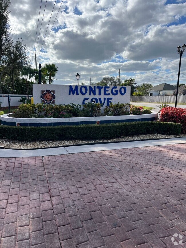 Hibiscus Park Apartments for Rent with Washer & Dryer Stuart, FL 3