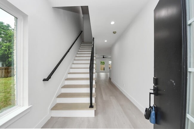 Foto del edificio - 8218 Lawler St