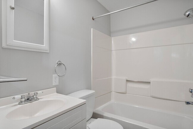 Foto del edificio - Stunning 4 Bed / 2 Bath Available in Septe...