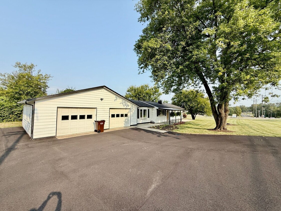 Foto principal - Brand new remodeled home in Monroe!