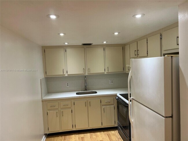 Foto del edificio - 13455 SW 9th Ct