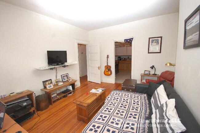 Foto del edificio - 1383 Commonwealth Ave