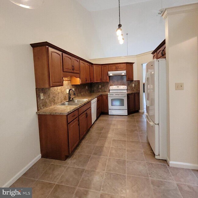 Foto del edificio - 138 Hawthorne Ct