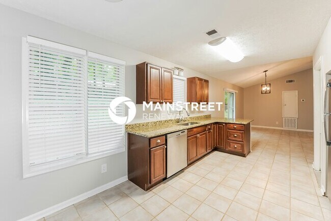 Building Photo - 129 Riverchase Dr